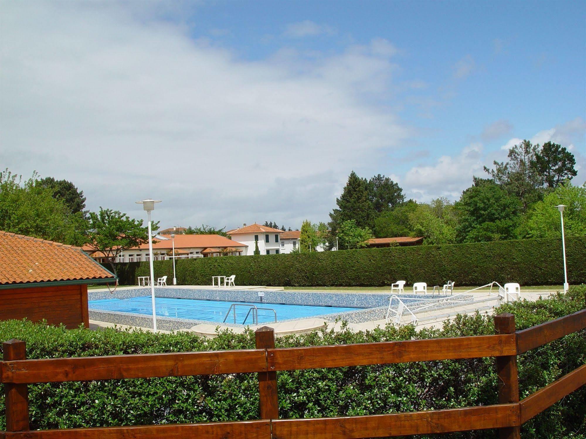 Domaine Du Pignada Hotel Boucau Exterior photo